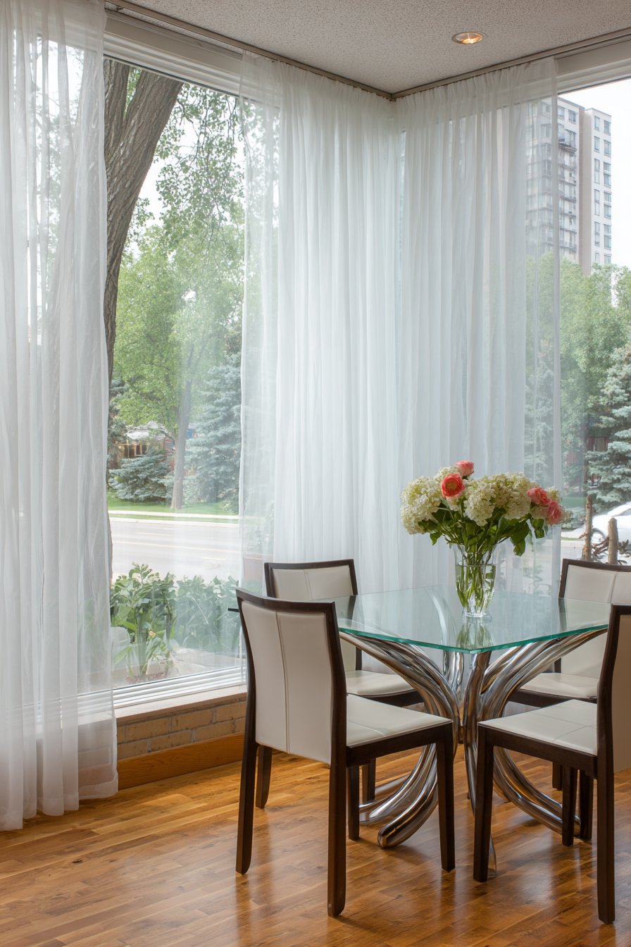 20 Brilliant Dining Room Window Ideas | Glowdecors